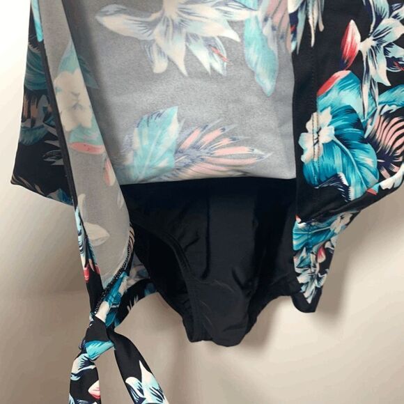 Shore Shapes One Piece Swim Suit Size 8 - Picture 5 of 7